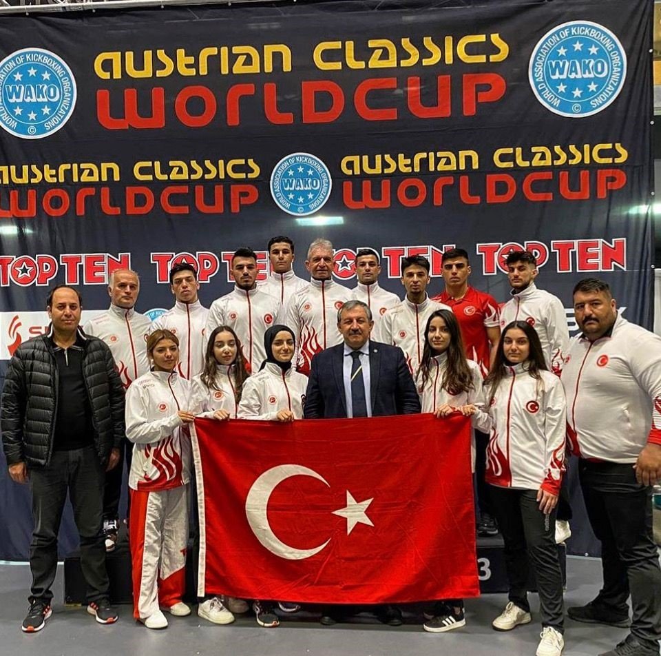 Milli kick boksçu Efe Aydın, Avusturya’da dünya ikincisi oldu