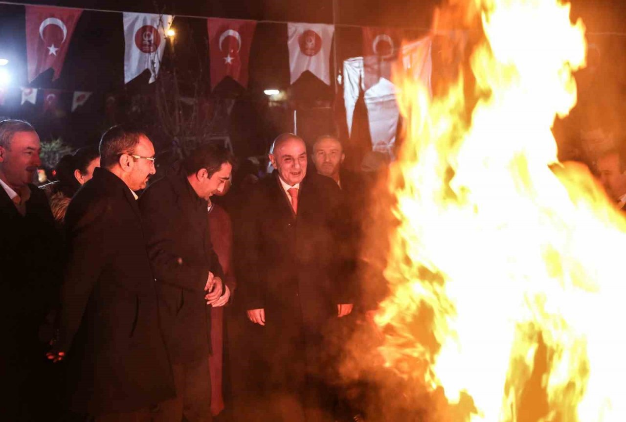 Nevruz ateşi 101 yıl sonra Keçiören’de yükseldi