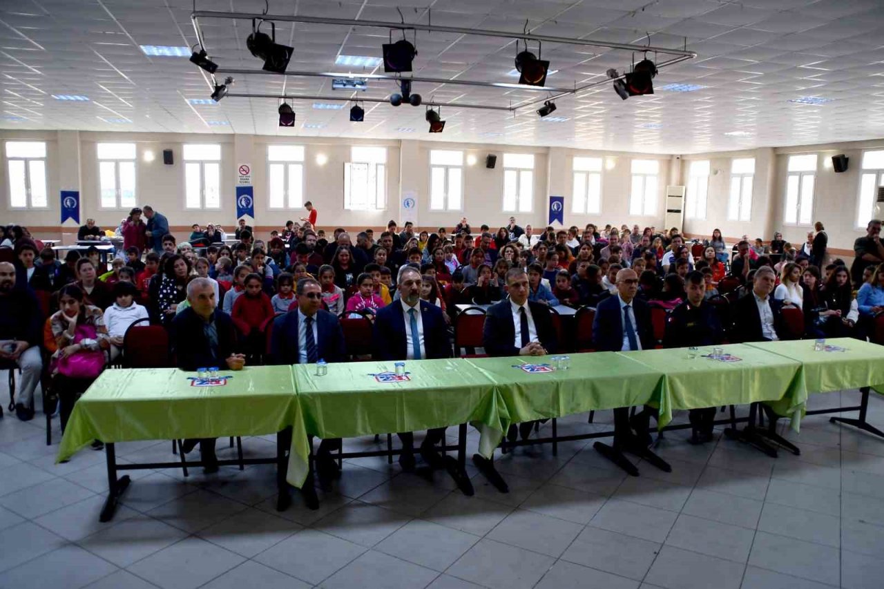 Söke’de akıl ve zeka oyunları ilçe turnuvası ödül töreni yapıldı