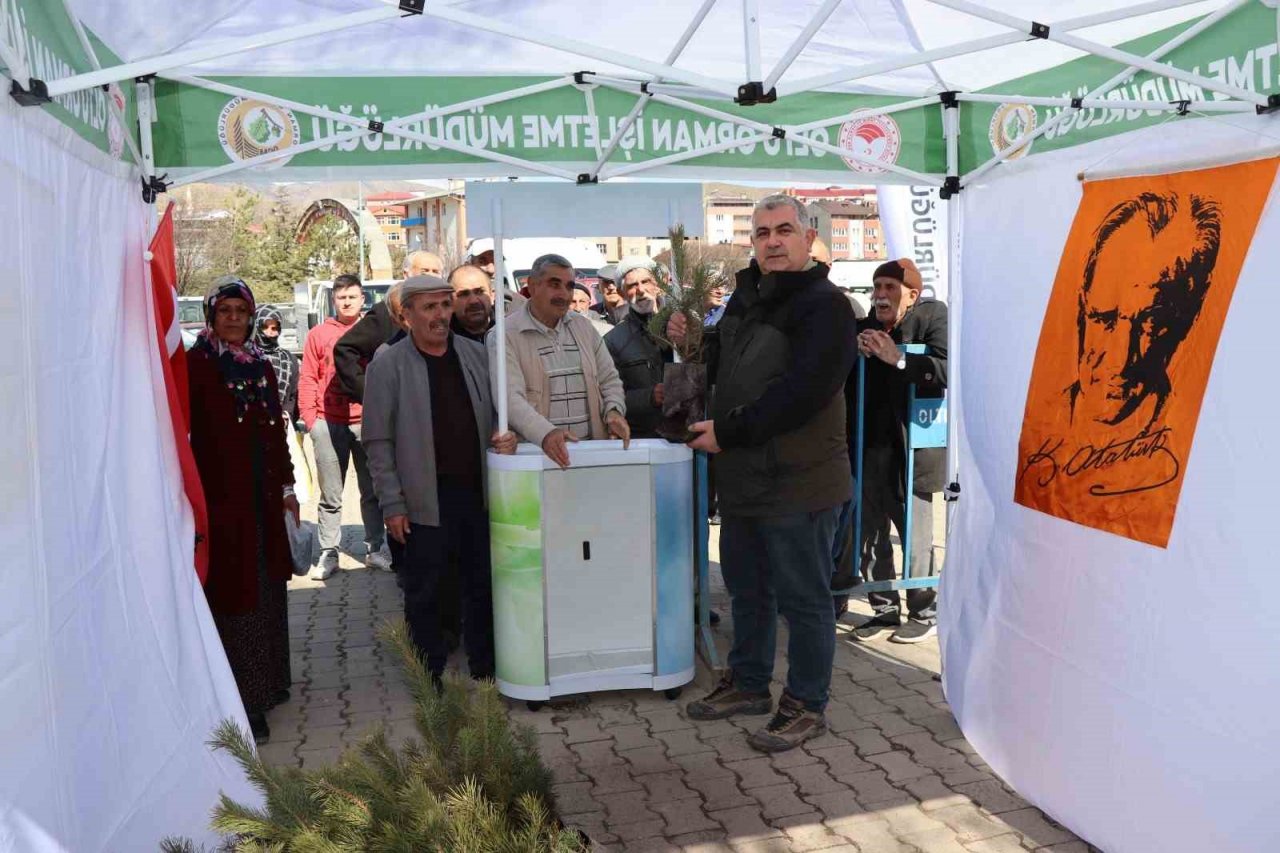 Orman haftası dolayısıyla ücretsiz fidan dağıtımı yapıldı