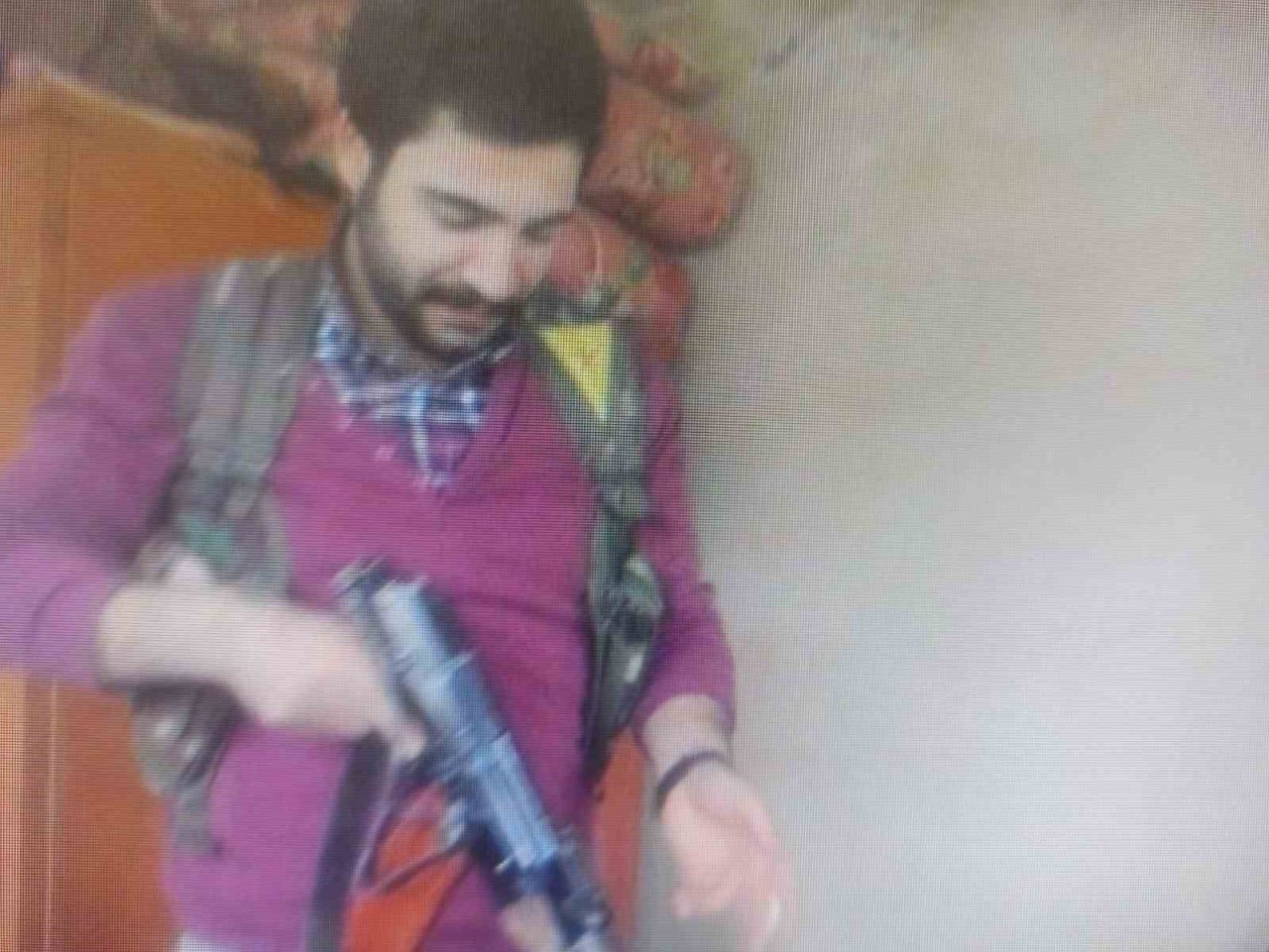 Kırmızı kategoride aranan teröristle fotoğrafı olan militan Afyonkarahisar’da yakalandı