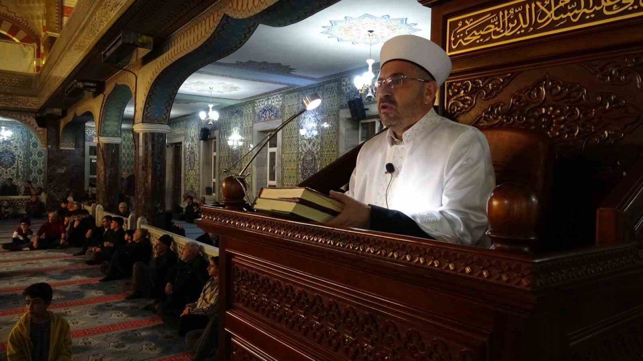 İlk teravih namazında camiler doldu