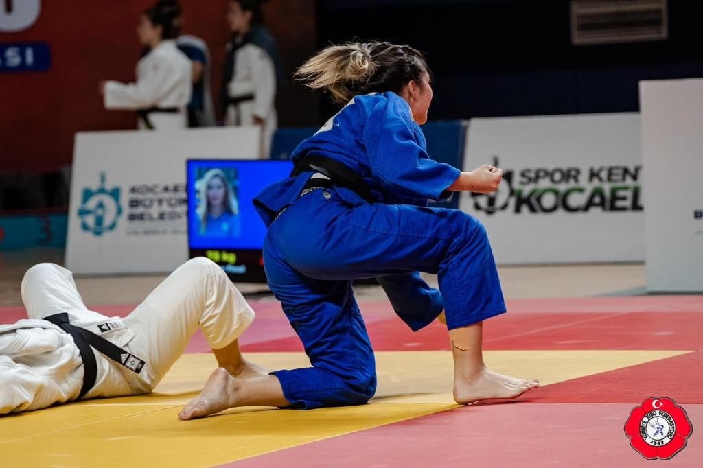 Büyükşehirli sporcu Türkiye ikincisi oldu