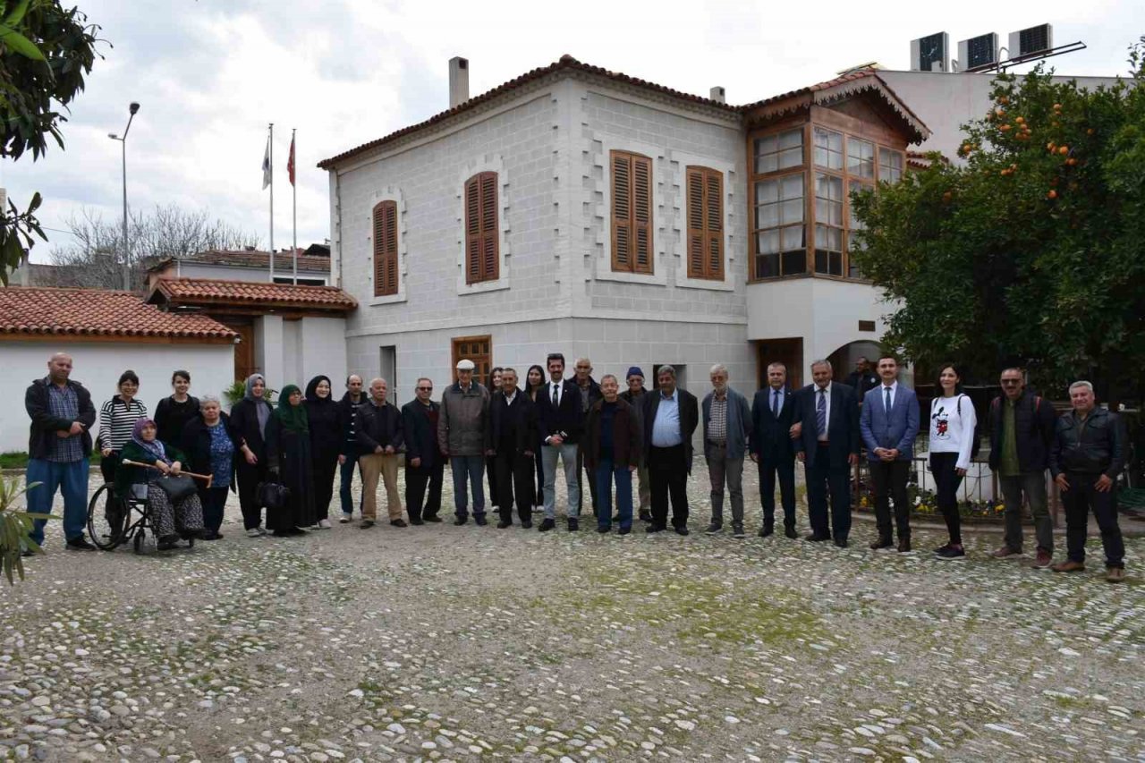 Salihli Kent Müzesi, huzurevi sakinlerini ağırladı