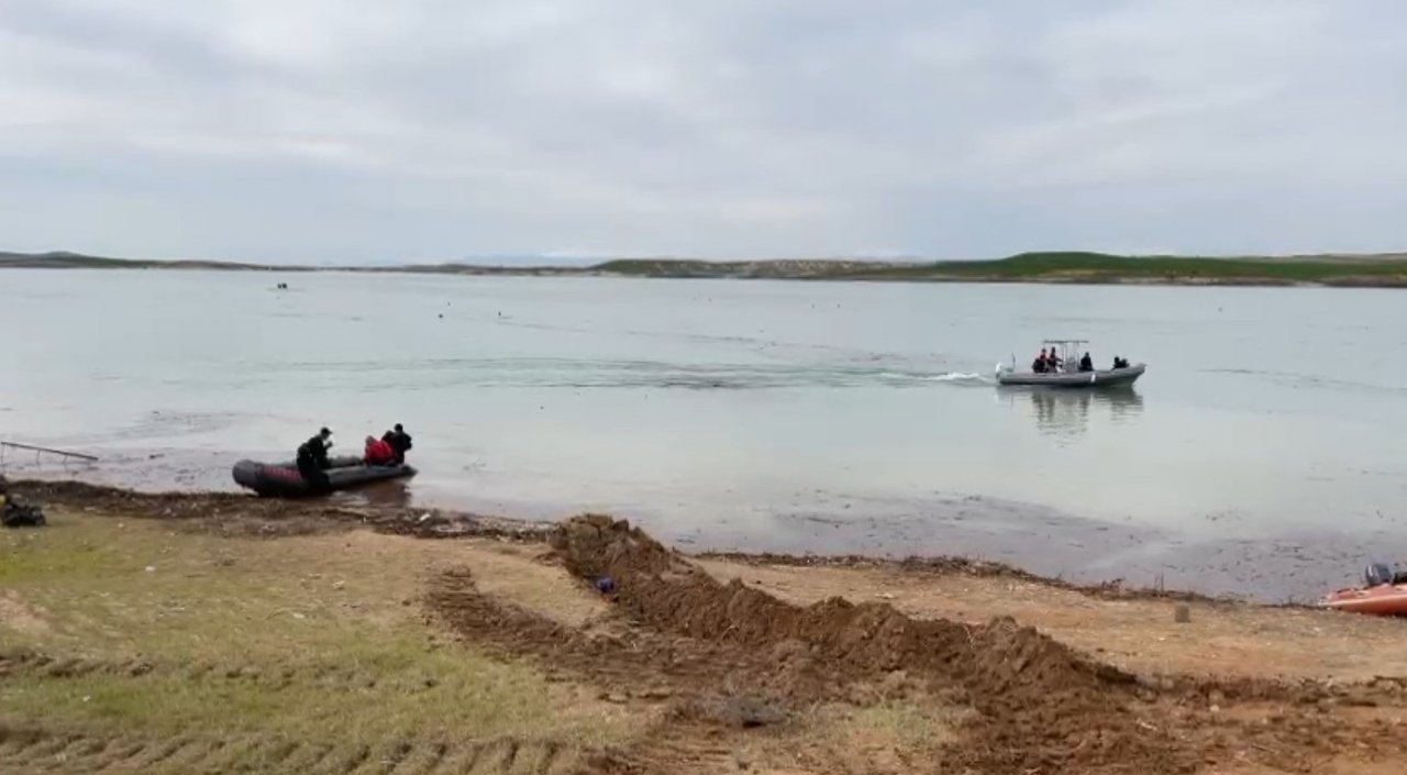 Şanlıurfa’da sele kapılan sürücünün tır dorsesine ulaşıldı