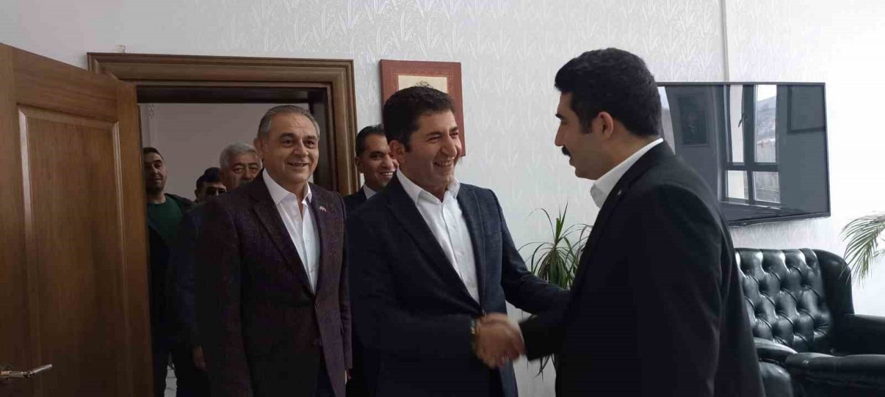 İlçe belediye başkanlarından Gürün’e çıkarma