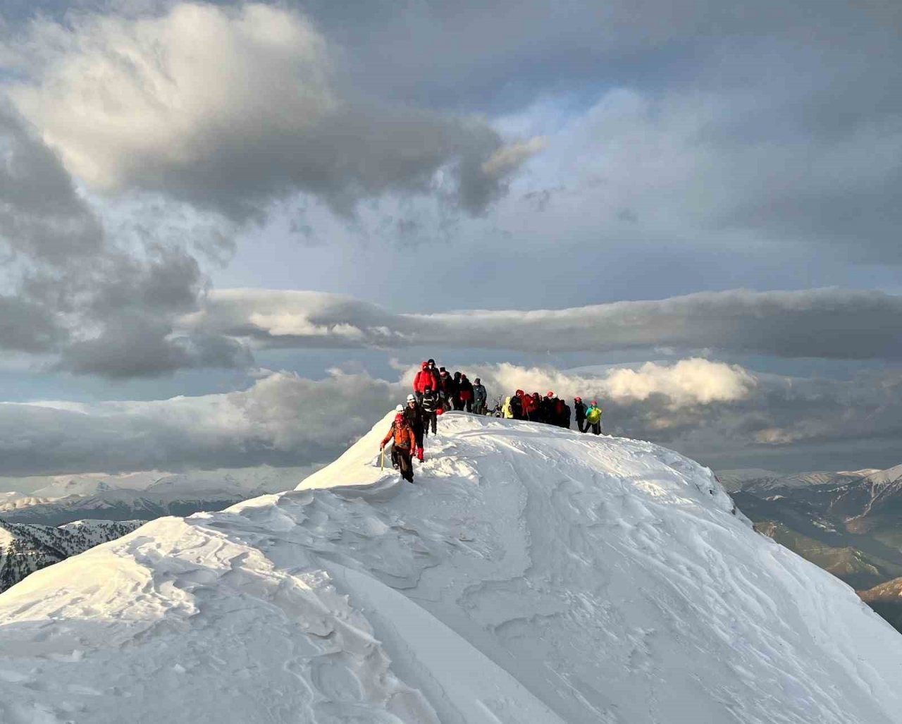 Depremden döndüler, Zigana Dağı’nda kış eğitimi gerçekleştirdiler