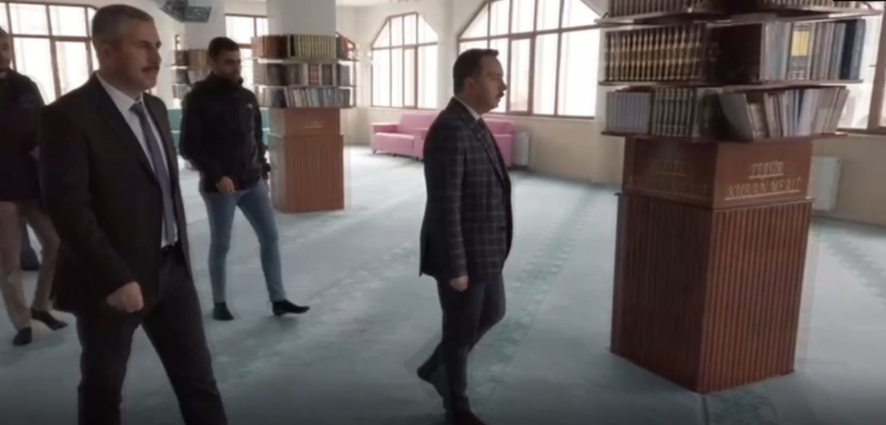 Muradiye Belediyesinden Ramazan öncesi cami temizliği