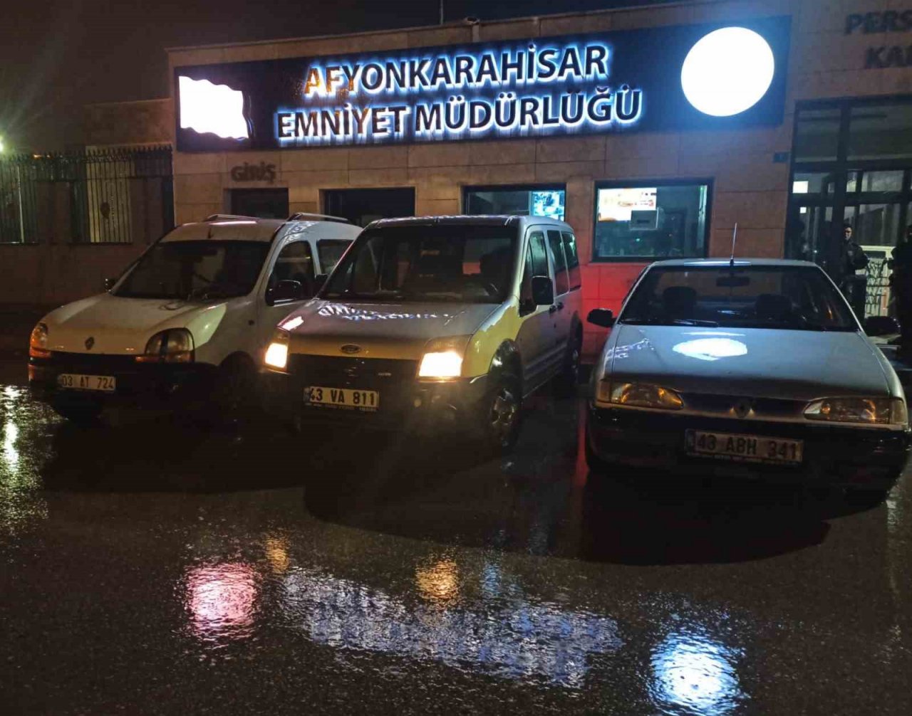 Afyon ve Kütahya’dan 3 araç çalan şahıslar tutuklandı