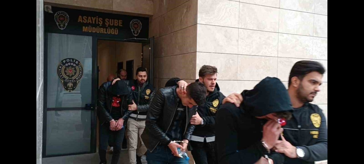 Afyon ve Kütahya’dan 3 araç çalan şahıslar tutuklandı