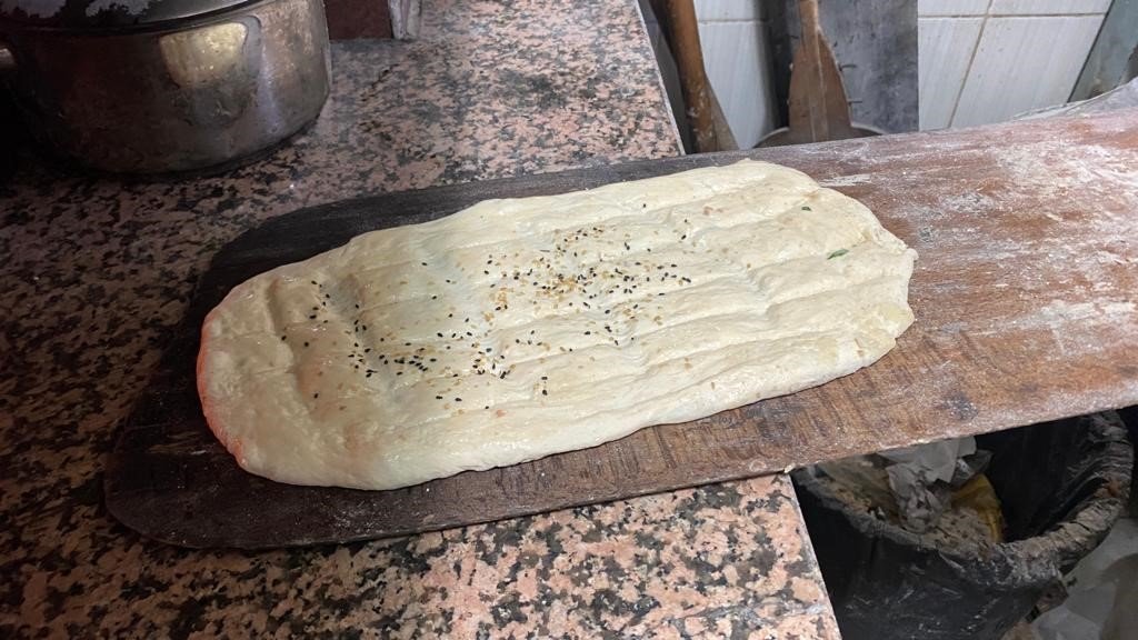 Ramazan’ın ilk gününde sıcak pide kuyruğu geleneği bozulmadı