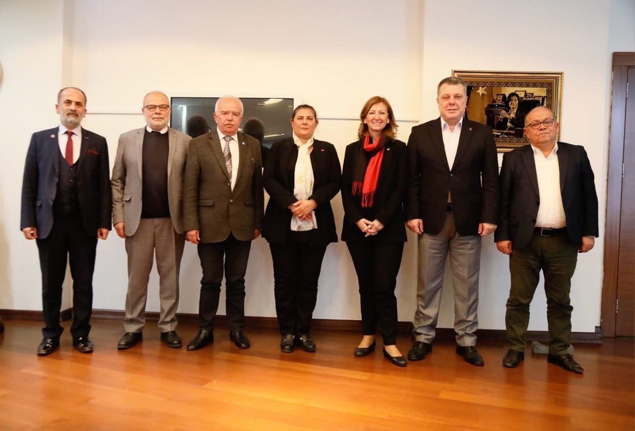 Başkan Çerçioğlu, iftarda vatandaşlarla bir araya geldi