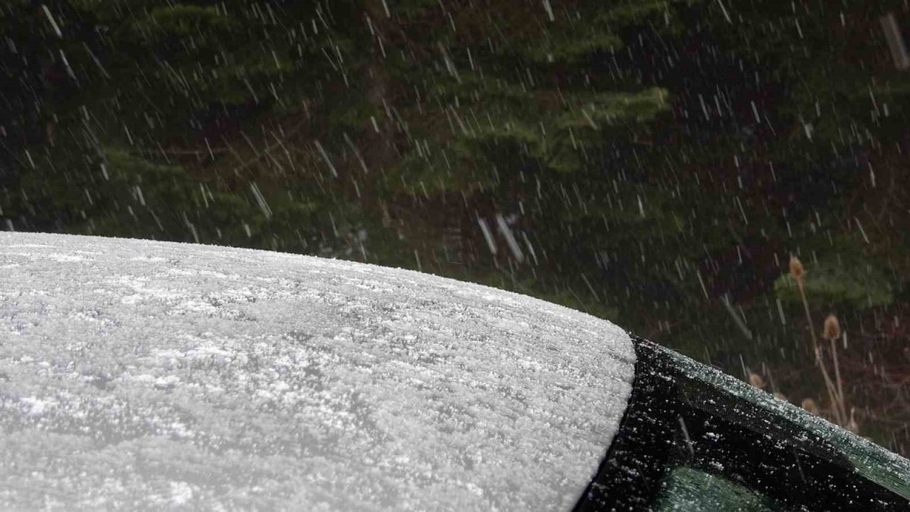 Bolu’nun yüksek kesimlerinde kar yağışı etkili oluyor