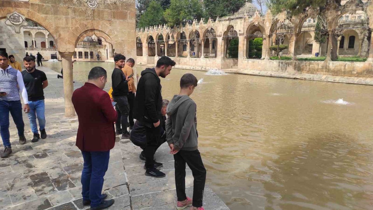 Balıklıgöl’ün suyu berraklaşıyor