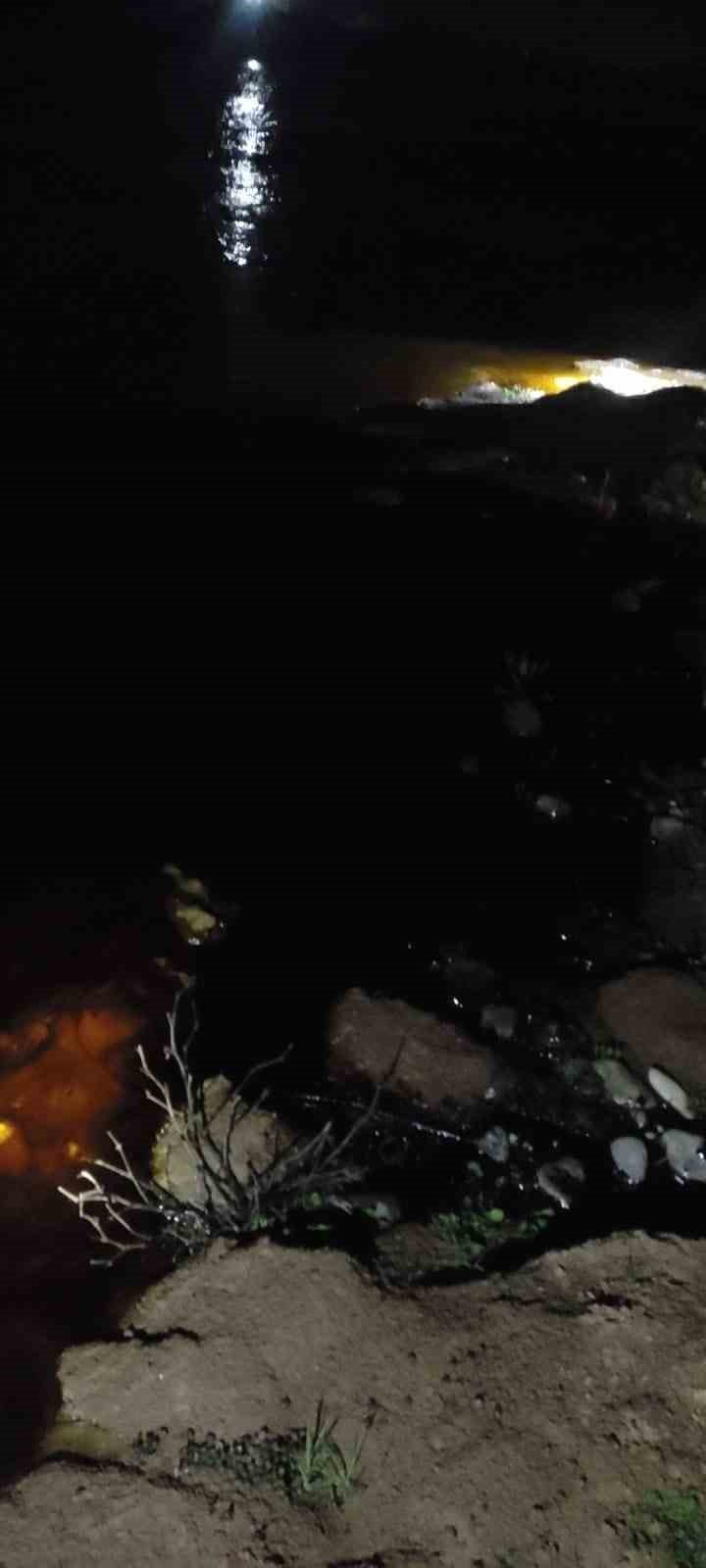 Boru hattından sızan ham petrol Dicle Nehri’ne aktı