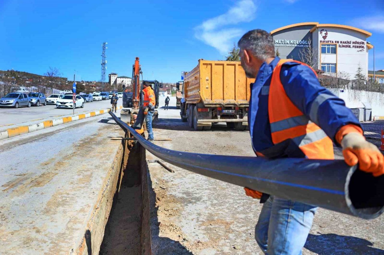 Elazığ’da altyapı yenileme çalışmaları sürüyor