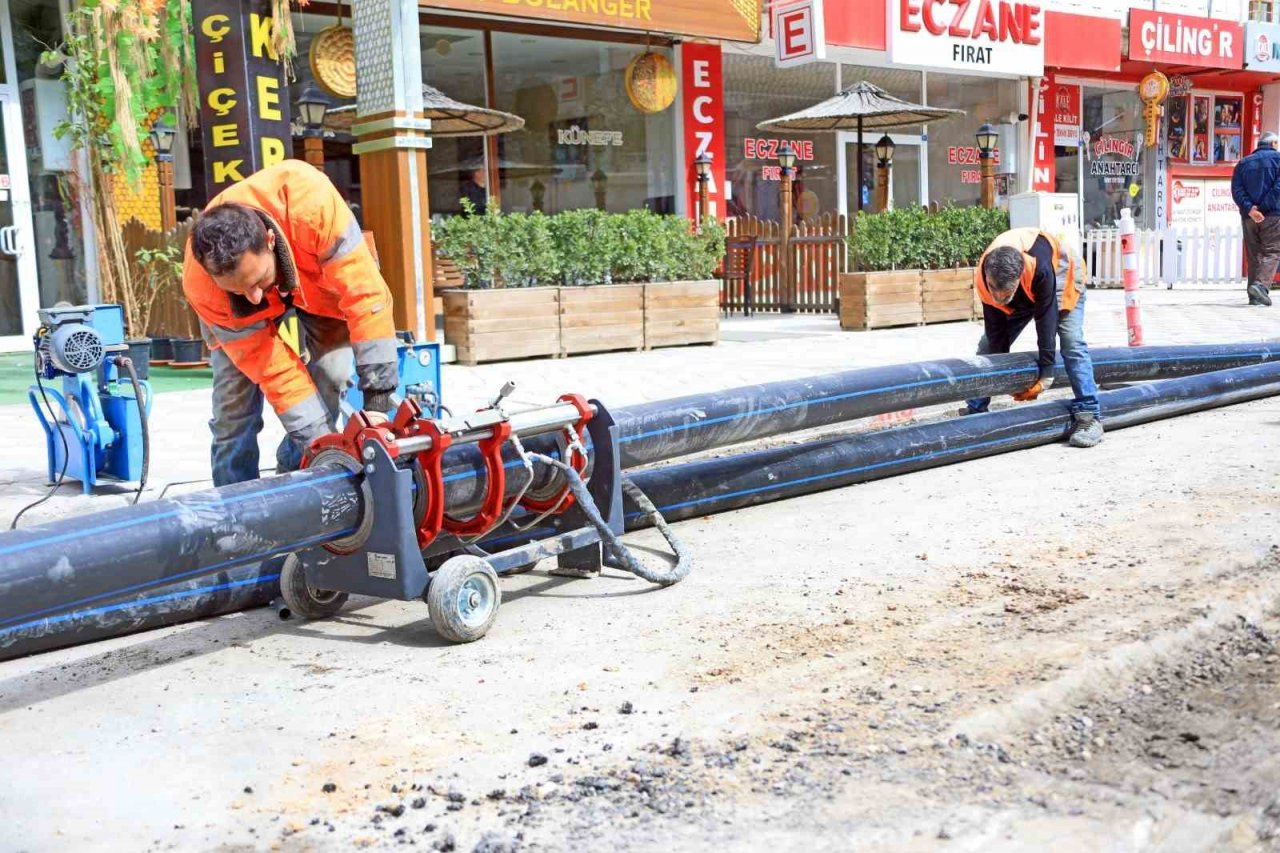 Elazığ’da altyapı yenileme çalışmaları sürüyor