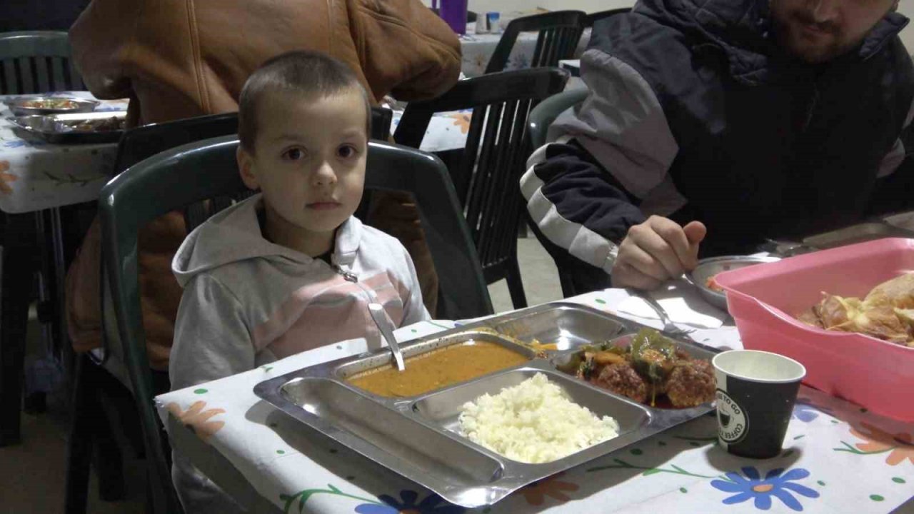 Kırıklı köyünde hayırlı gelenek 19 yıldır sürüyor