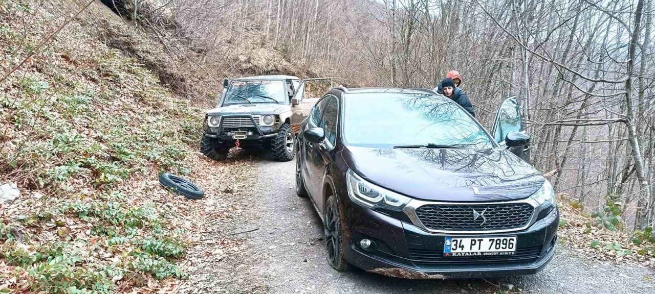 Kamp yaptıkları bölgede kaybolan 3 kişi saatler sonra bulundu
