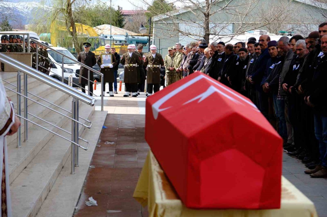 Motosikletle kaza yapan astsubay son yolculuğuna uğurlandı