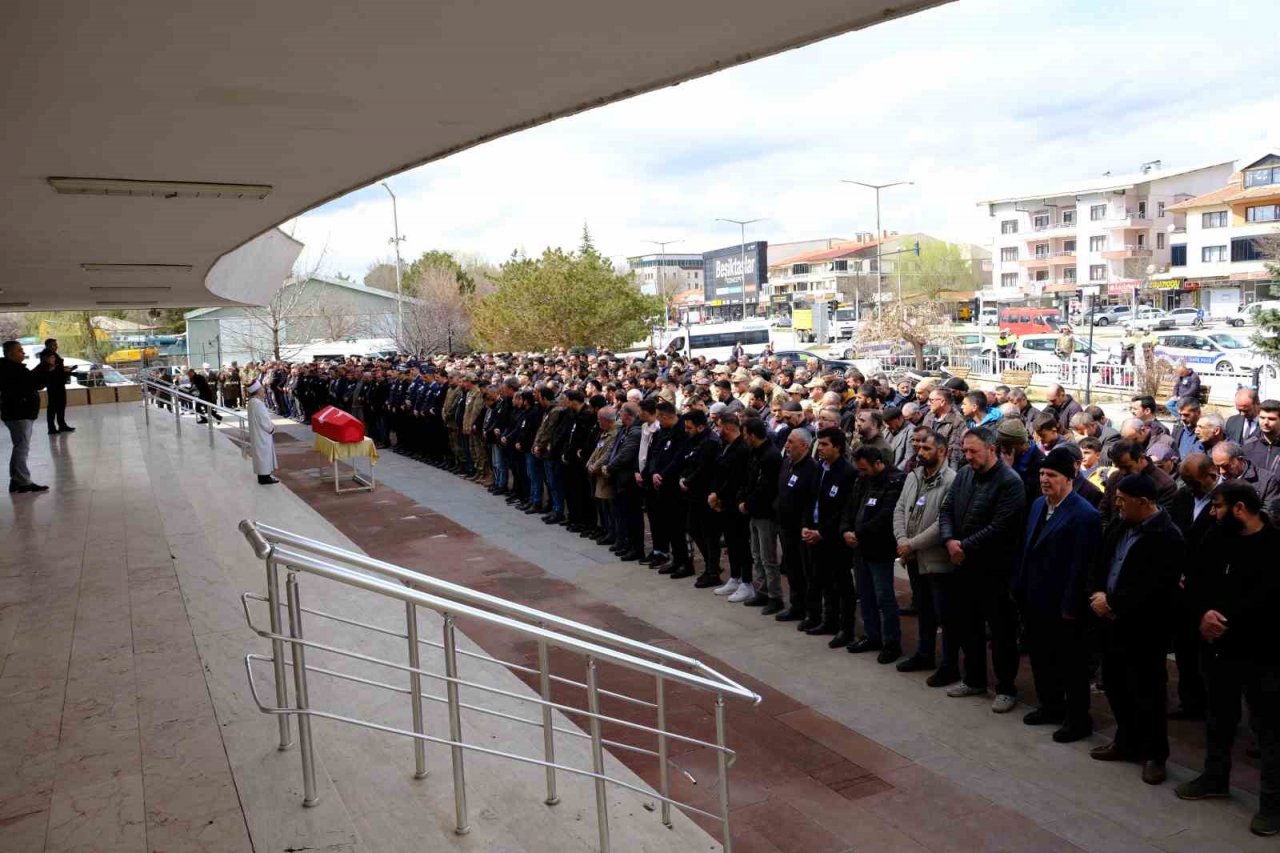 Motosikletle kaza yapan astsubay son yolculuğuna uğurlandı
