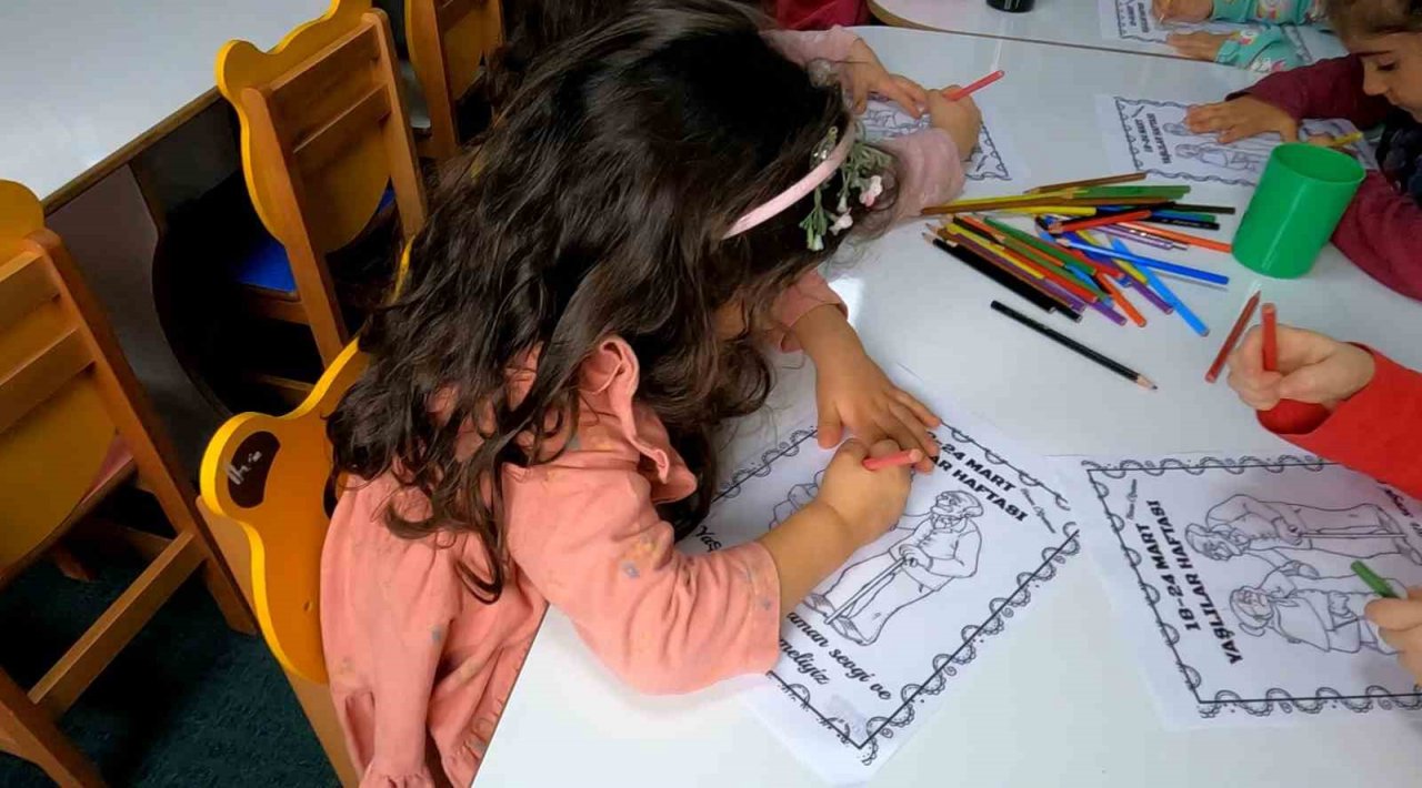 Erkilet Kütüphanesi’nde minikler Yaşlılara Saygı Haftası etkinliği düzenledi