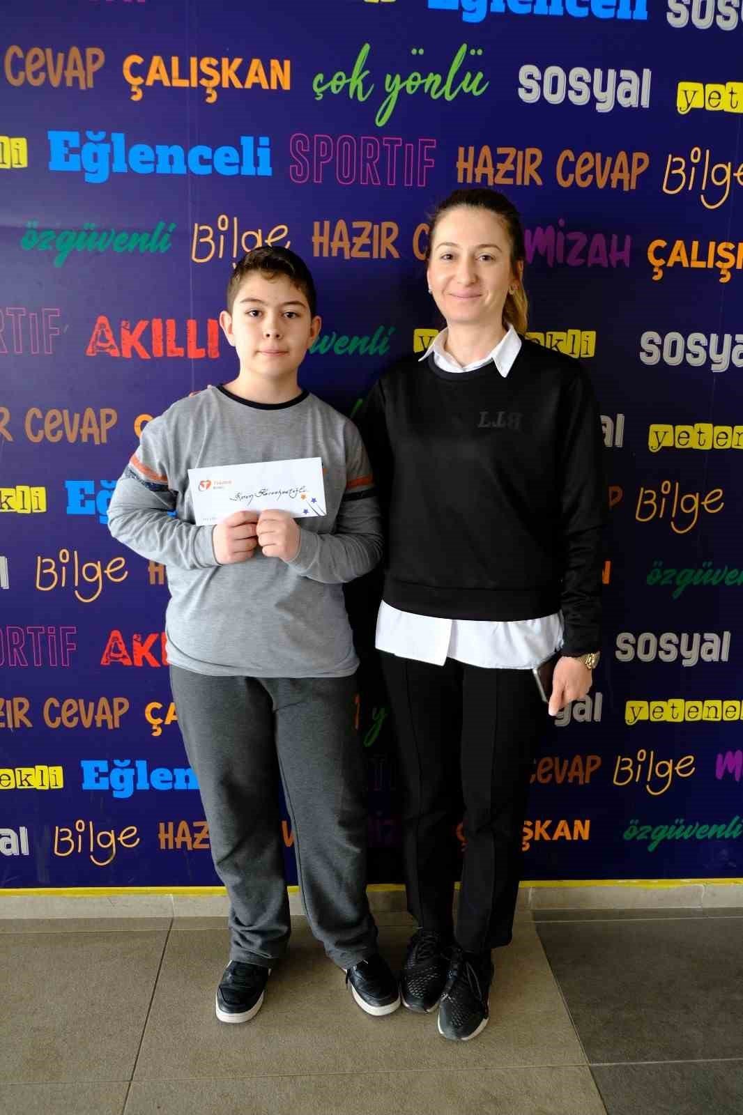 7.sınıf öğrencisinden duygulandıran hareket