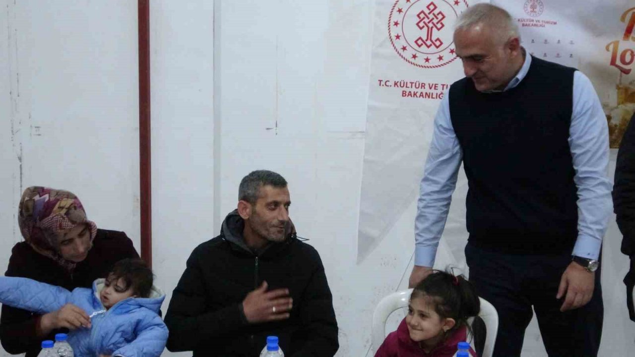 Bakan Ersoy: “Bu afeti el ele vererek birlikte atlatacağız”