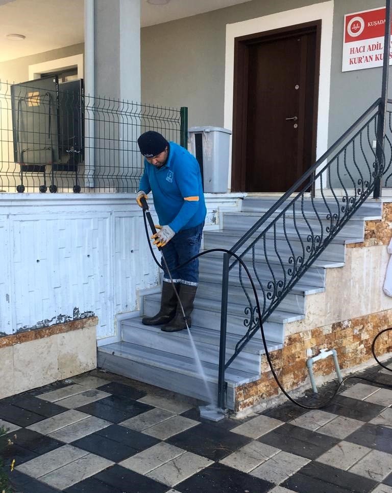 Kuşadası’nda Camiiler ibadete hazır