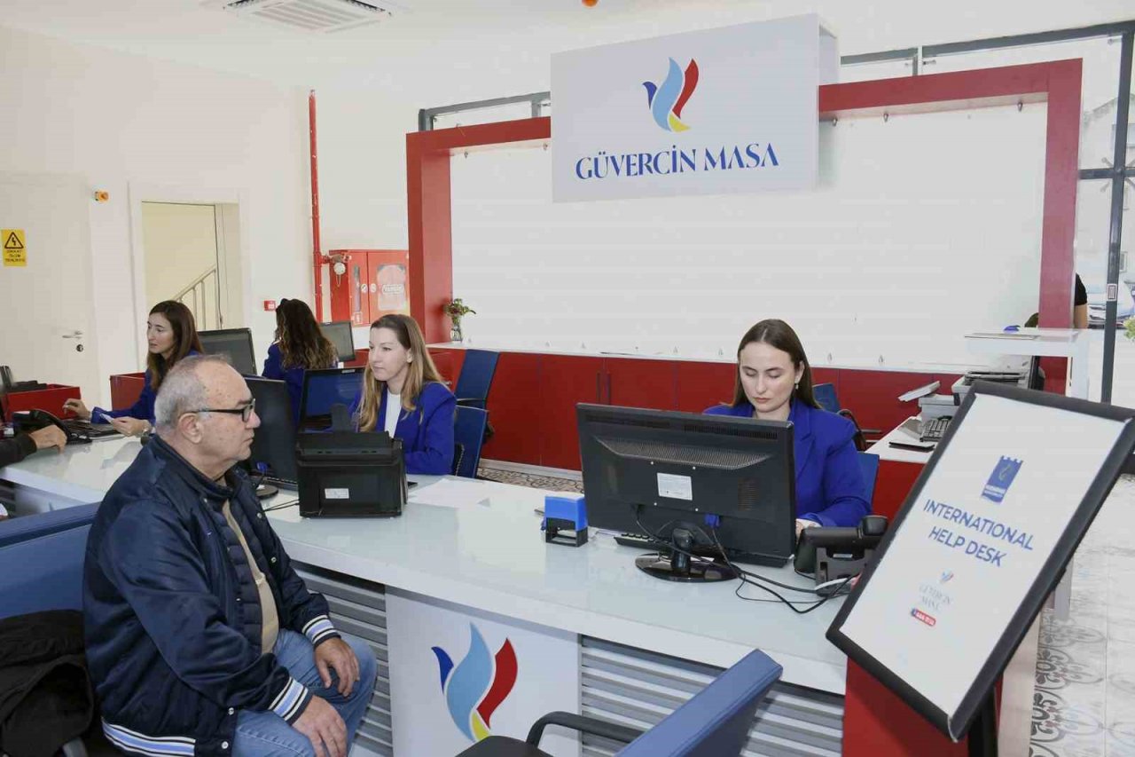 Kuşadası’nda Güvercin Masa’ya ilgi yoğun