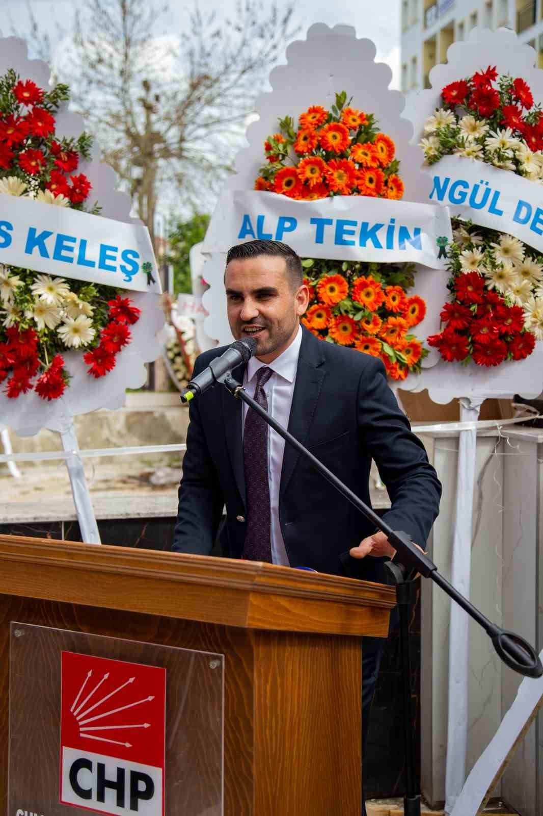 CHP’li Zenginoğlu’ndan miting gibi aday adaylık açıklaması