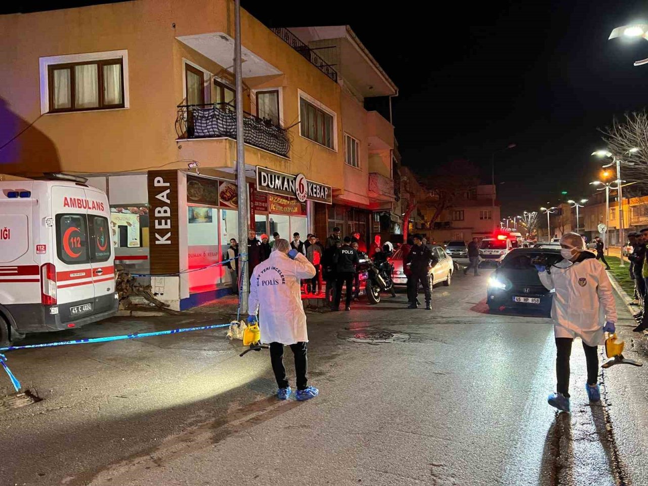 Annesini öldürüp çatıdan atlayan şahıs hastanede hayatını kaybetti