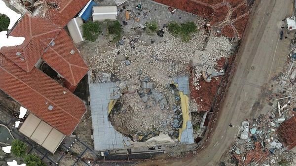 Depremde hasar gören yapılar 3 boyutlu modelleniyor