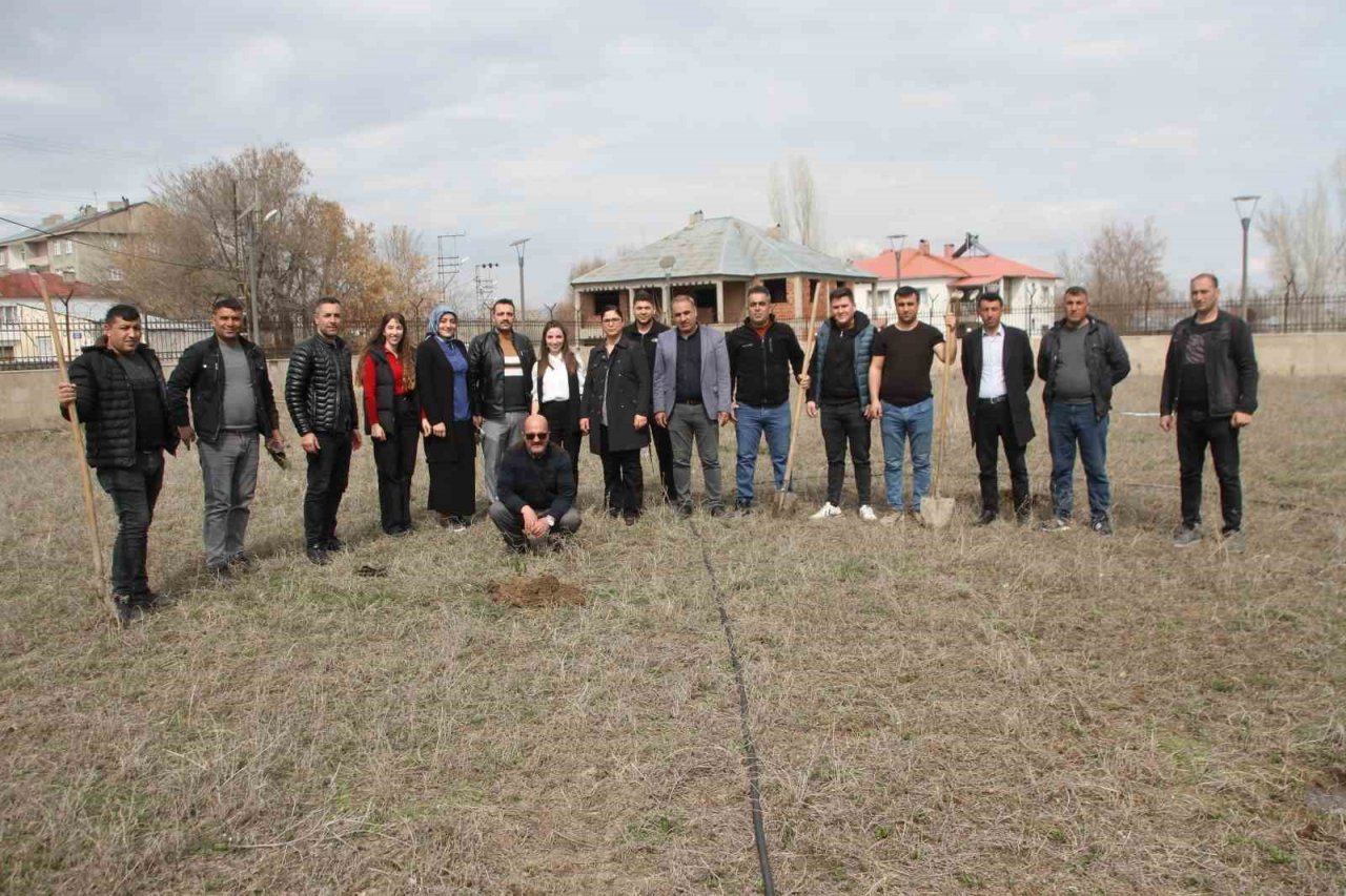 Cumhuriyet savcıları fidan dikti