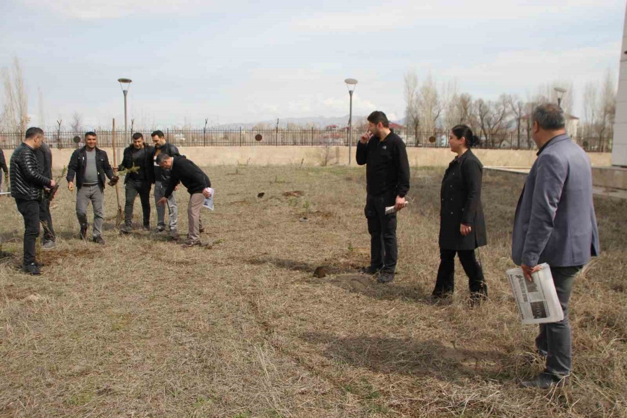 Cumhuriyet savcıları fidan dikti