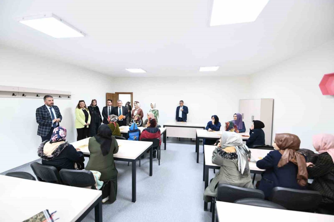 Pursaklar’da çok amaçlı sosyal tesislere bir yenisi eklendi