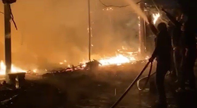 Lokantada çıkan yangın söndürüldü