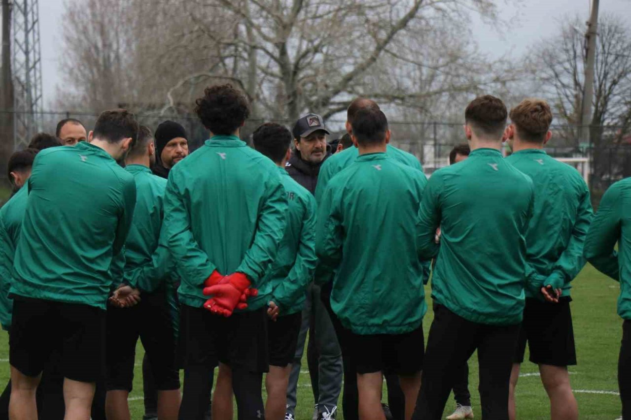 Sakaryaspor, Eyüpspor mesaisine başladı