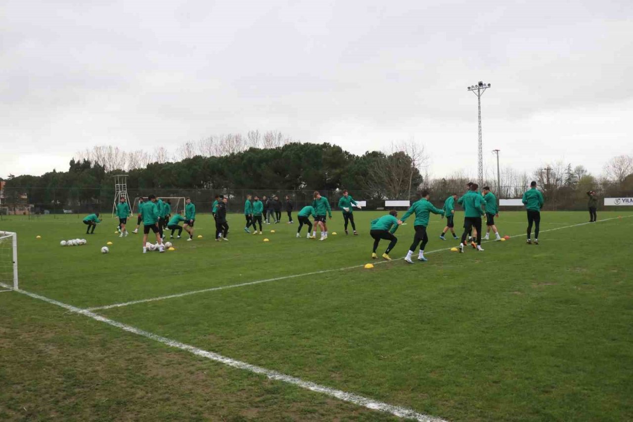 Sakaryaspor, Eyüpspor mesaisine başladı