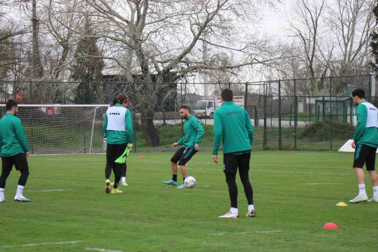 Sakaryaspor, Eyüpspor mesaisine başladı