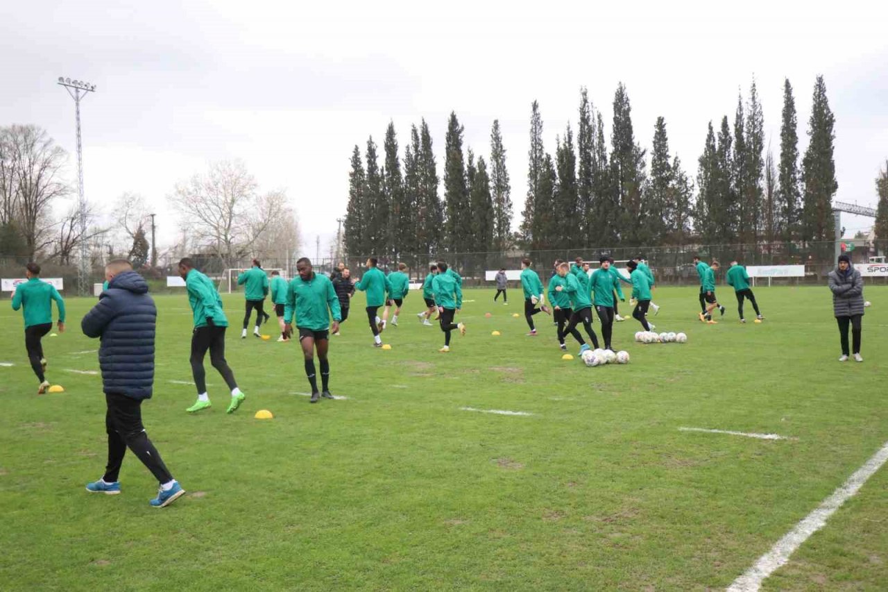 Sakaryaspor, Eyüpspor mesaisine başladı