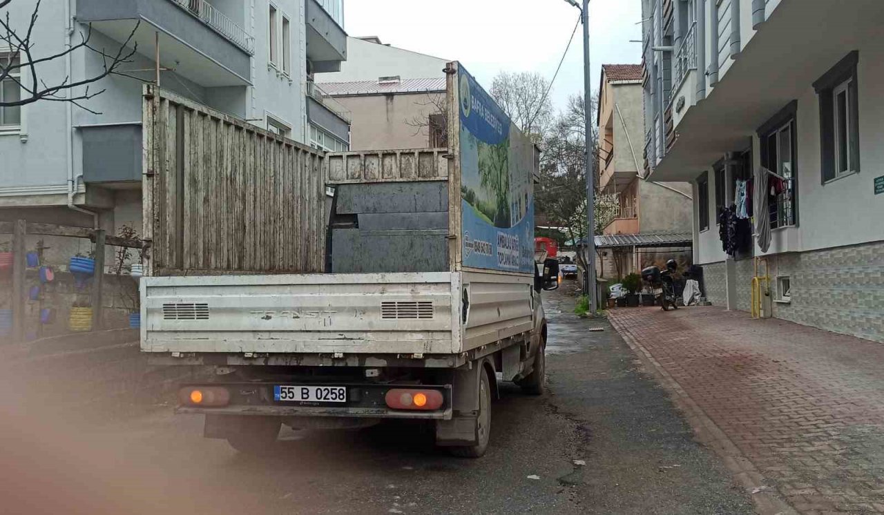 Atık toplama aracı yaşlı kadının üzerinden geçti