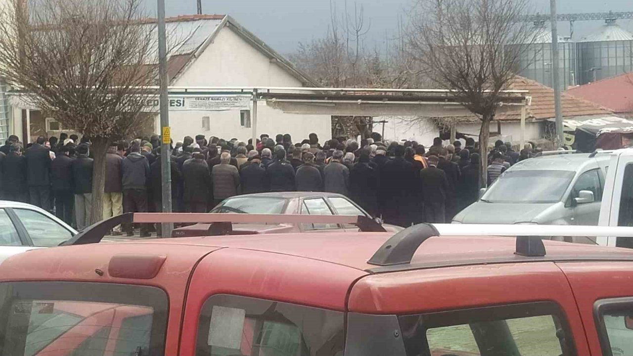 8 yıl sonra kemikleri bulunmuştu, o kemiklerle bugün defnedildi