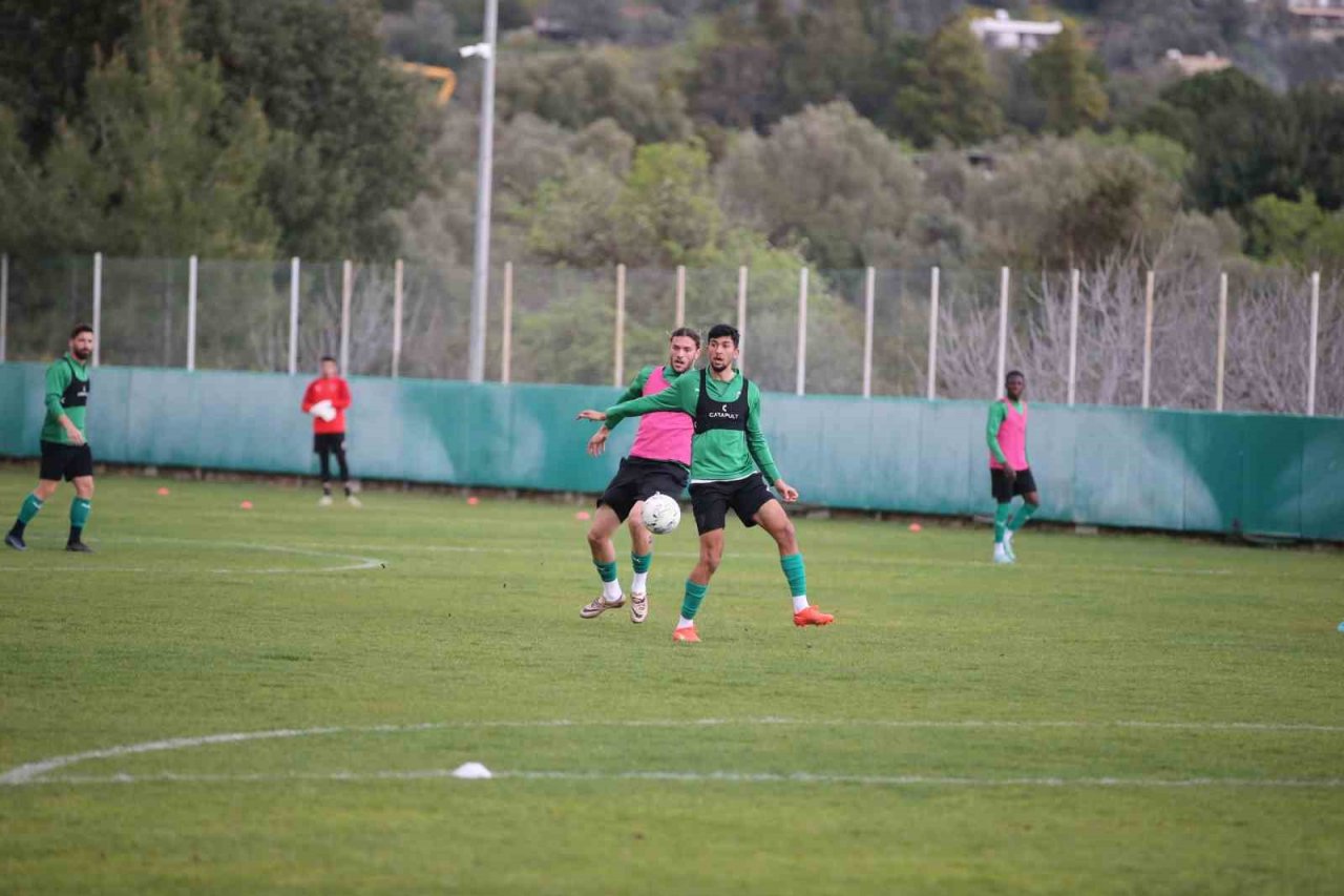 İsmet Taşdemir: "Galibiyet serisine başlarsak o zaman istediğimiz şeyler olabilir"