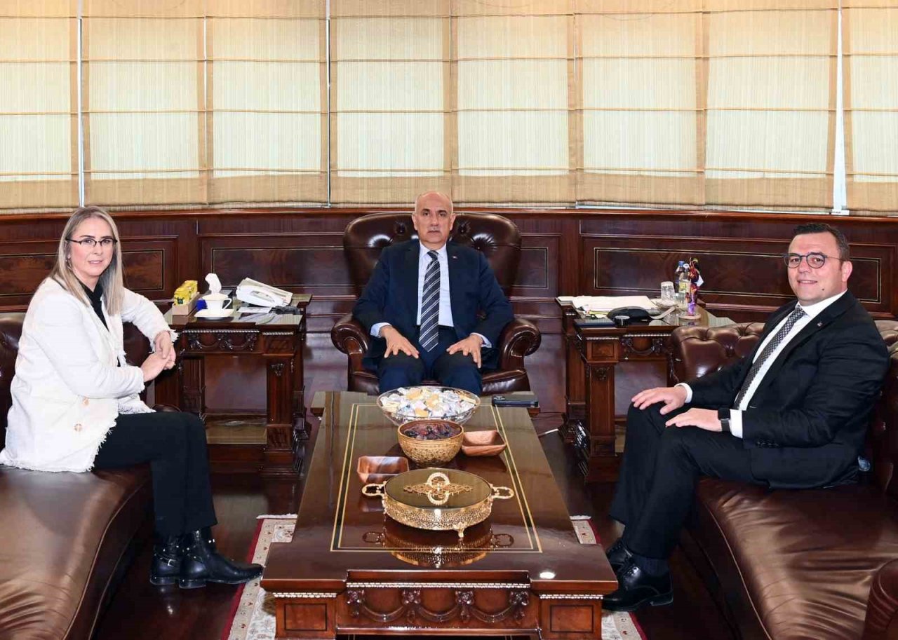 İzmirli yetiştiricilerin sorunları ayrıntılı raporla Bakan Kirişçi’nin masasında