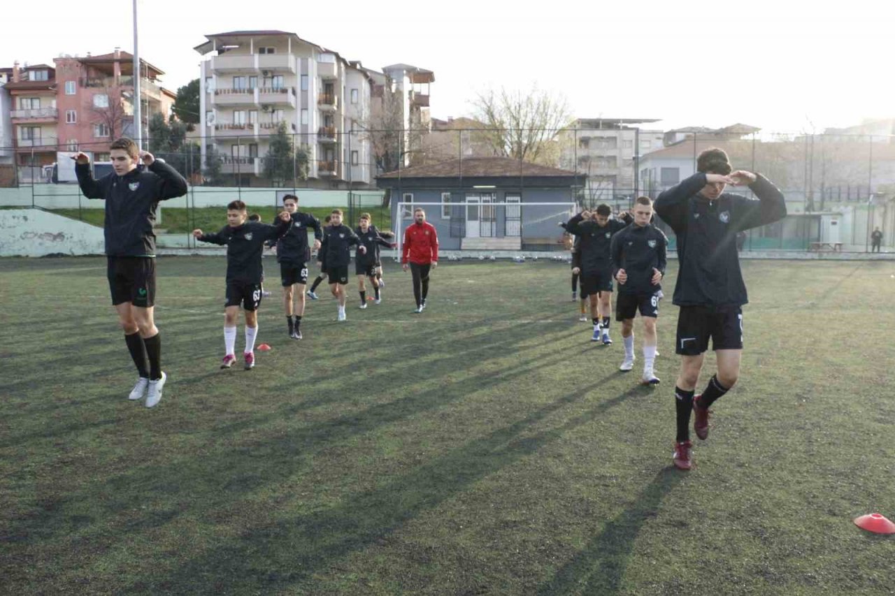 Genç horozlar, U15’de ligi galibiyetle kapatmak istiyor