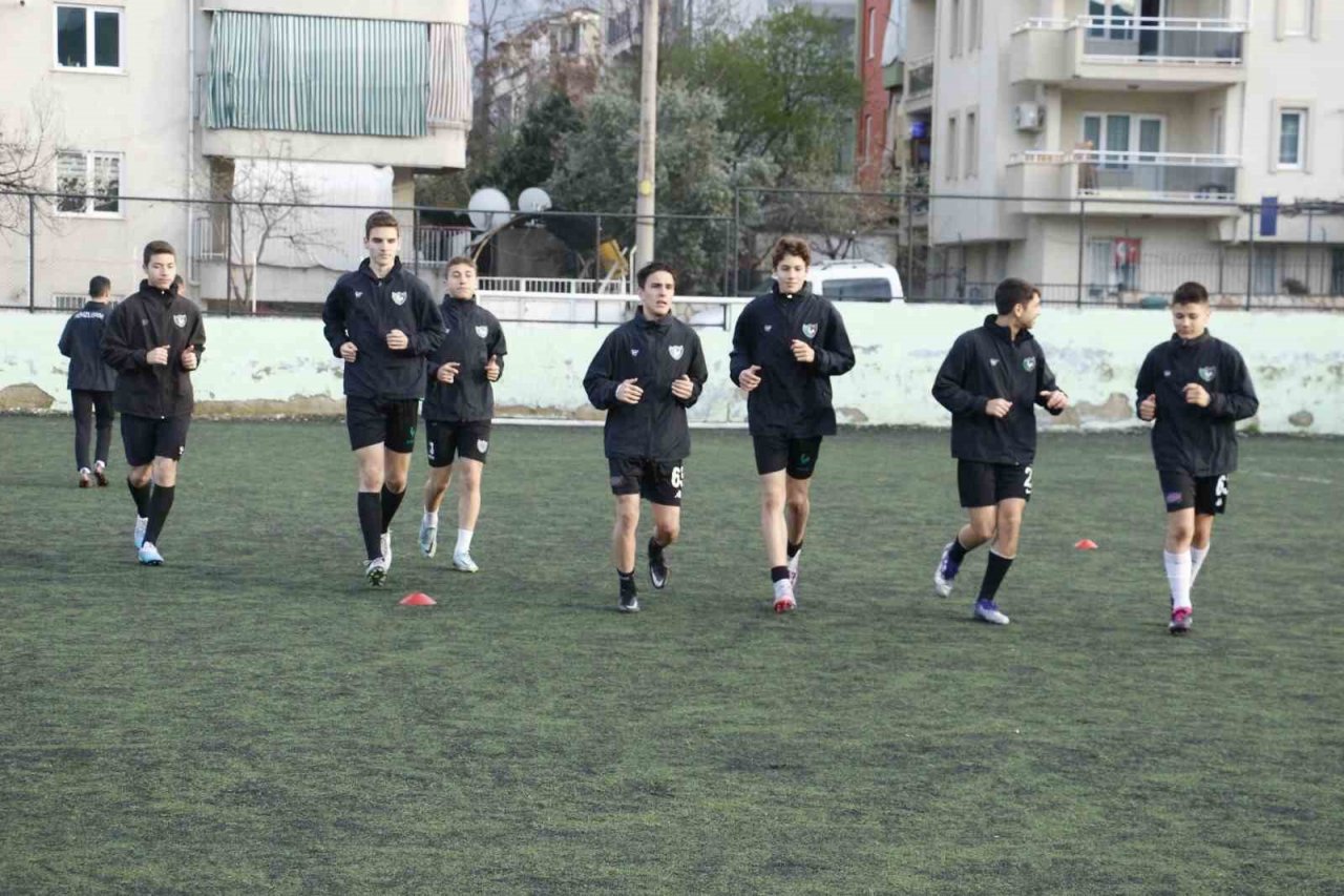 Genç horozlar, U15’de ligi galibiyetle kapatmak istiyor