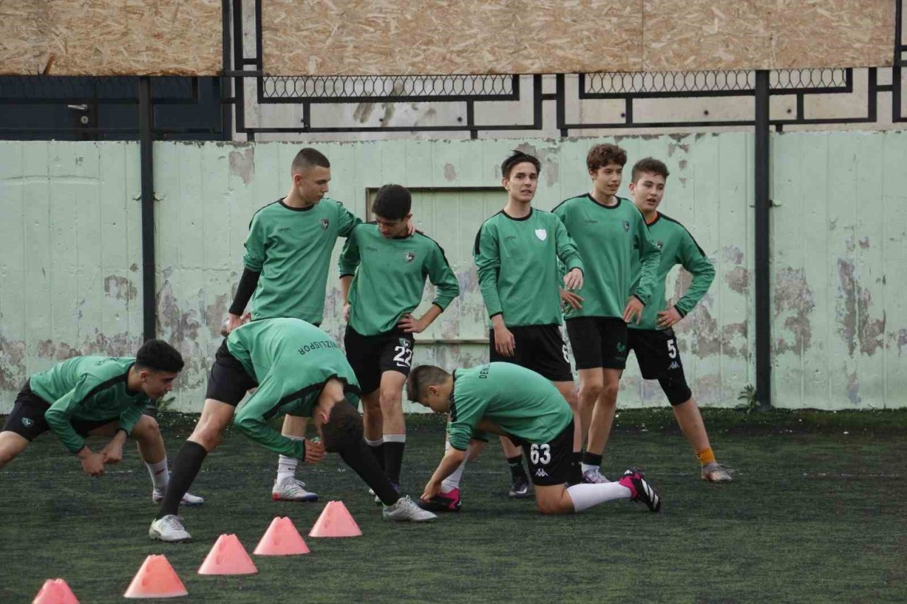 Genç horozlar, U15’de ligi galibiyetle kapatmak istiyor