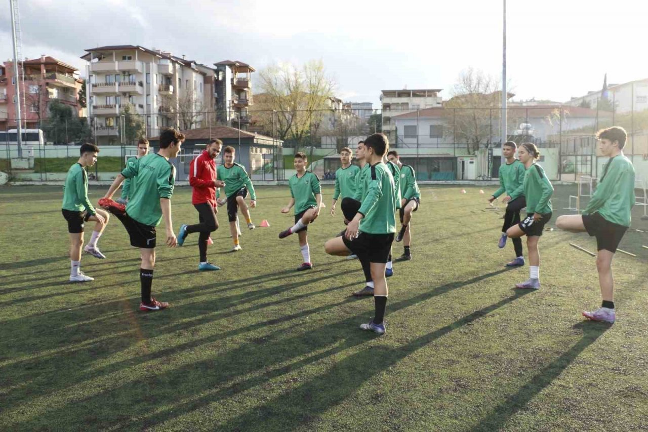 Genç horozlar, U15’de ligi galibiyetle kapatmak istiyor