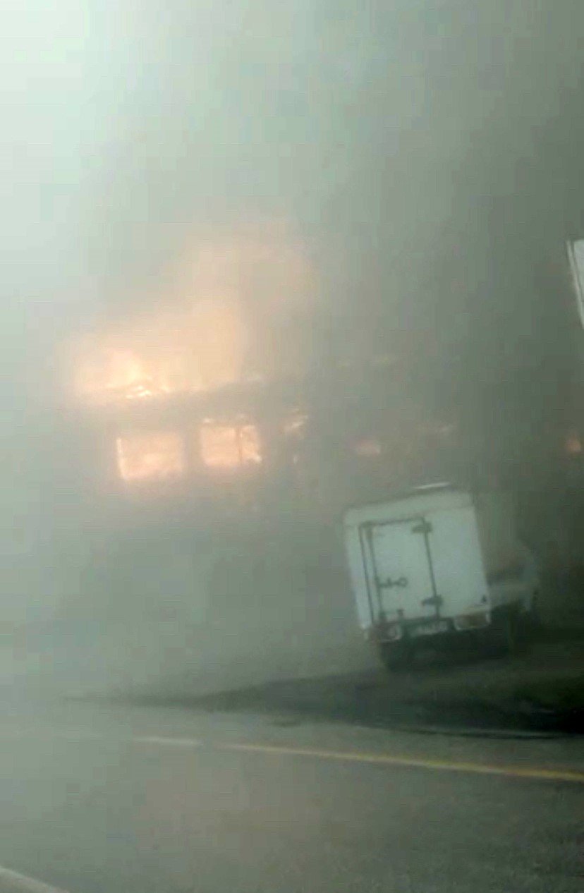 Uludağ yolu üzerine bulunan restoran, alev alev yandı